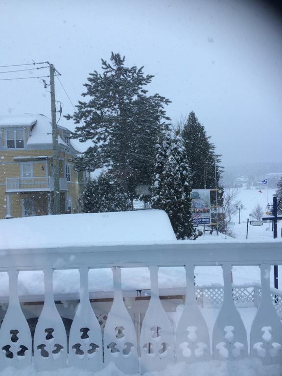 Restaurant Auberge Chez Girard Sainte-Agathe-des-Monts Εξωτερικό φωτογραφία